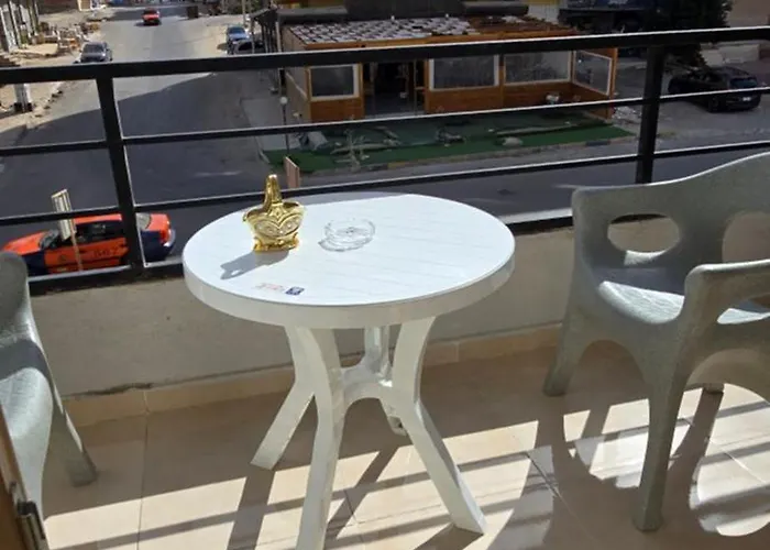 Tiba Golden Blue Coral Apartman Gurdaka